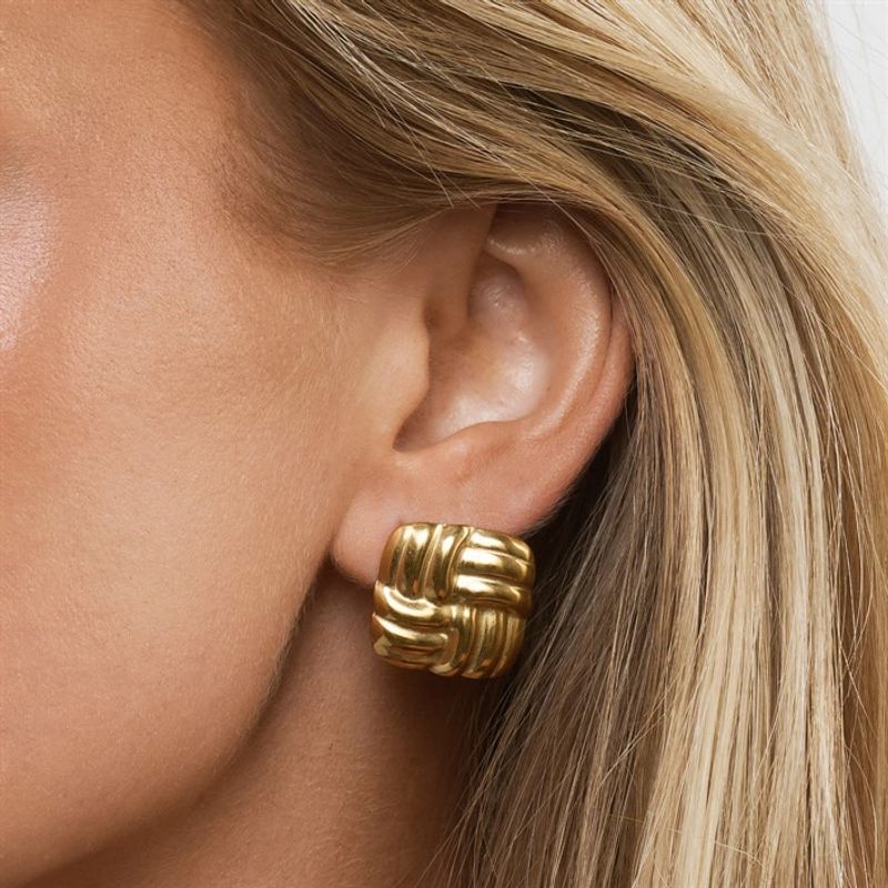 Hilde - Knot Stud Earrings Stainless Steel - Gold