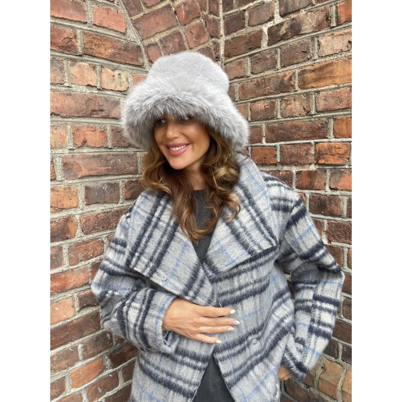 Pelshatt Fake Fur Lysegrå