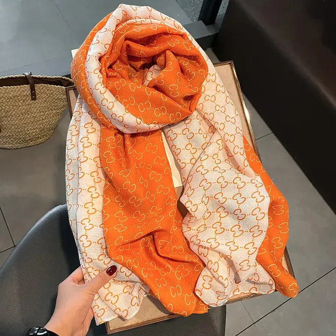 Hovedbilde Charlotte Scarf Viscose 180x90 Orange