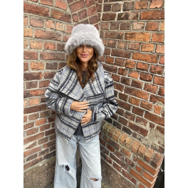 Pelshatt Fake Fur Lysegrå