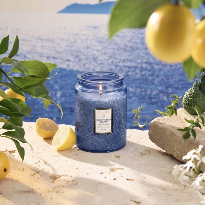 Hovedbilde Voluspa MEDITERRANEAN LEMON LARGE JAR CANDLE 100t