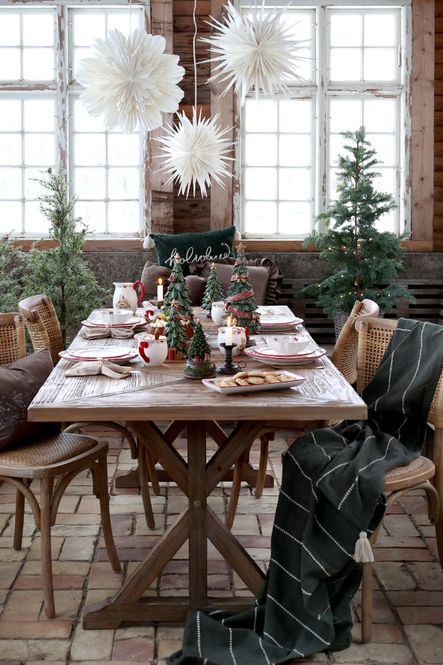 Hovedbilde Noël Juletre m. kongler