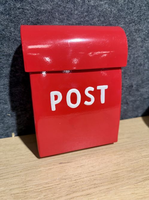 Hovedbilde Bruka Postkasse Rød Micro